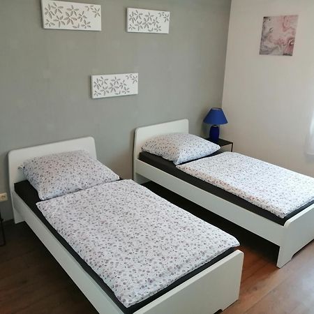 Haus Mohr - Ferienwohnung Im Taunus Weilmunster Exteriör bild