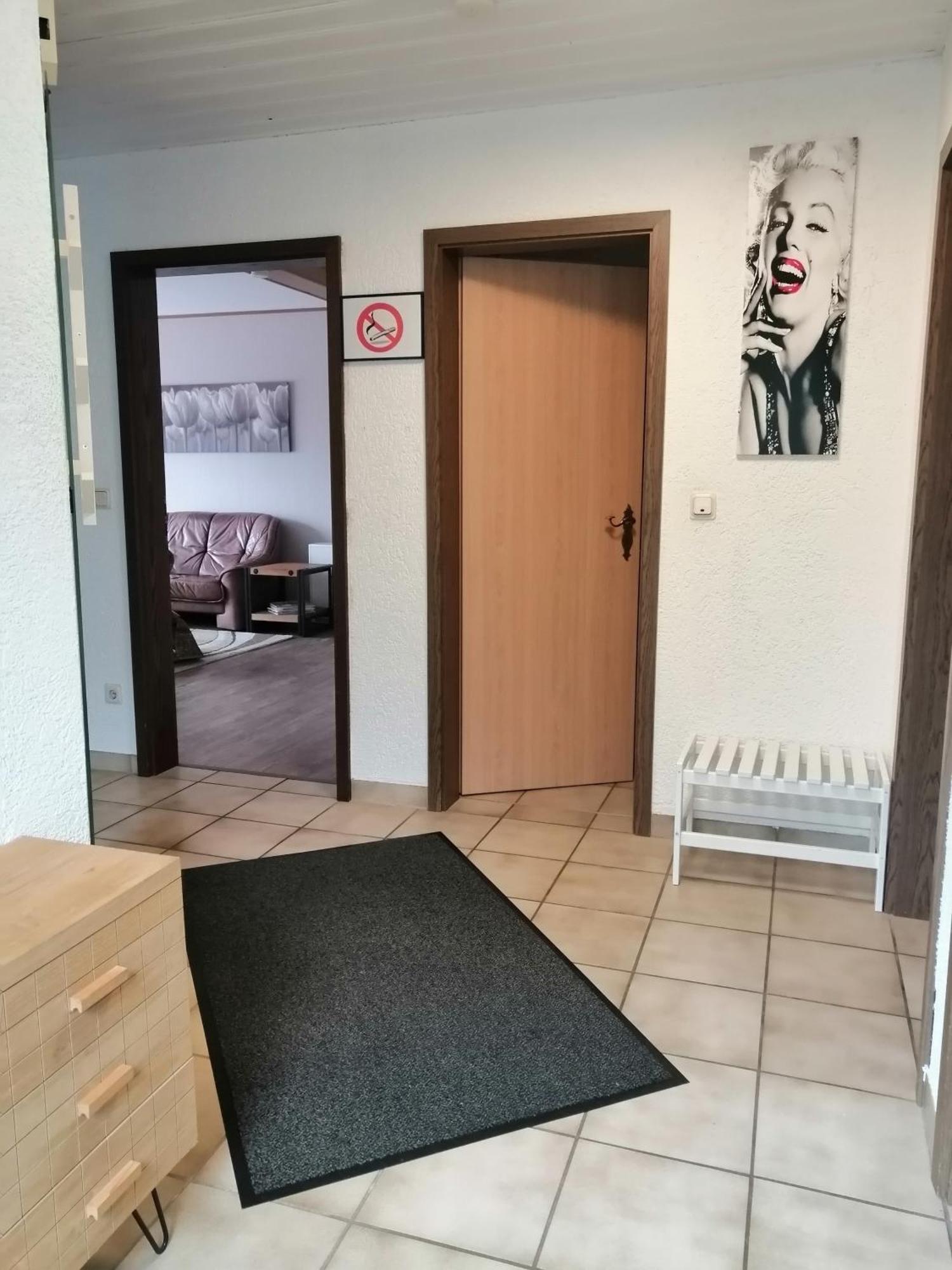 Haus Mohr - Ferienwohnung Im Taunus Weilmunster Exteriör bild